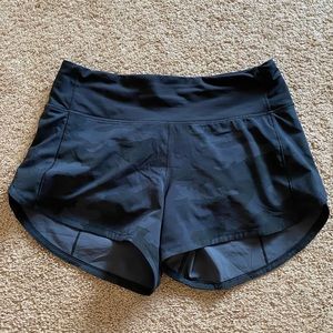 Lululemon speed up mid rise shorts 4" inseam- camo